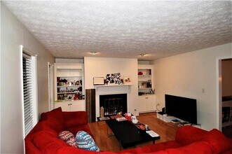 808 Park Ridge Cir in Marietta, GA - Building Photo - Building Photo