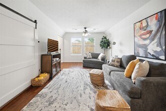 1105 Tulane St in Houston, TX - Building Photo - Building Photo