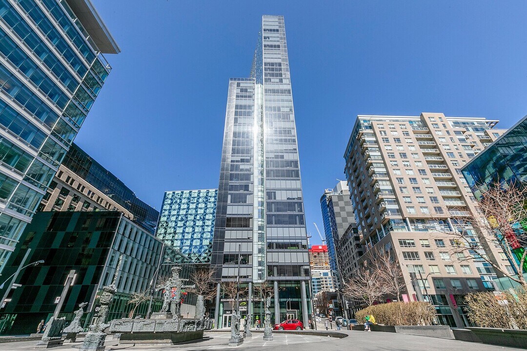 1030 Rue de Bleury in Montréal, QC - Building Photo