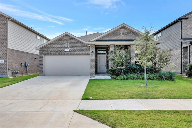 1016 Croxley Wy in Justin, TX - Building Photo