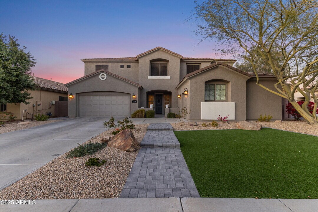 1918 W Bonanza Ln in Phoenix, AZ - Building Photo