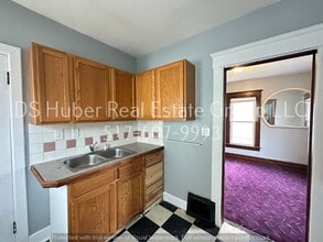 1023 Persons Ct in Lansing, MI - Building Photo - Building Photo