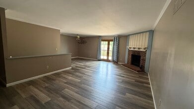 647 Wynn Pl in Ballwin, MO - Building Photo - Building Photo