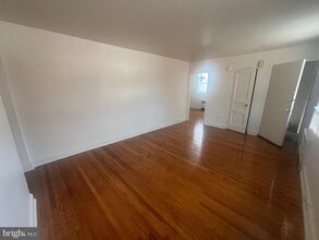 6846 Marshall Rd in Upper Darby, PA - Building Photo - Building Photo