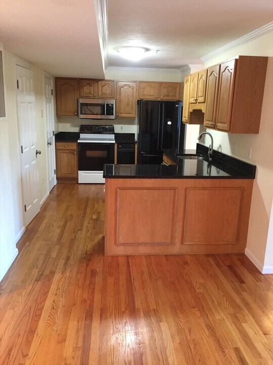 7 Conant Rd in Winchester, MA - Building Photo
