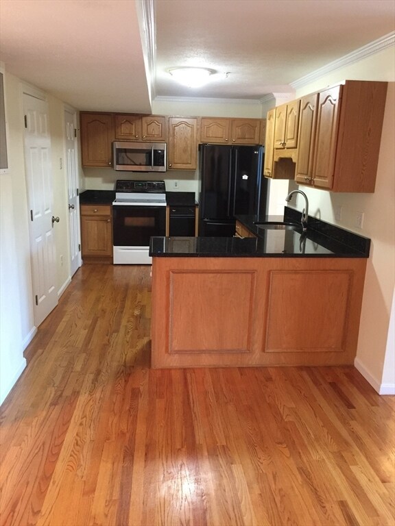 property at 7 Conant Rd