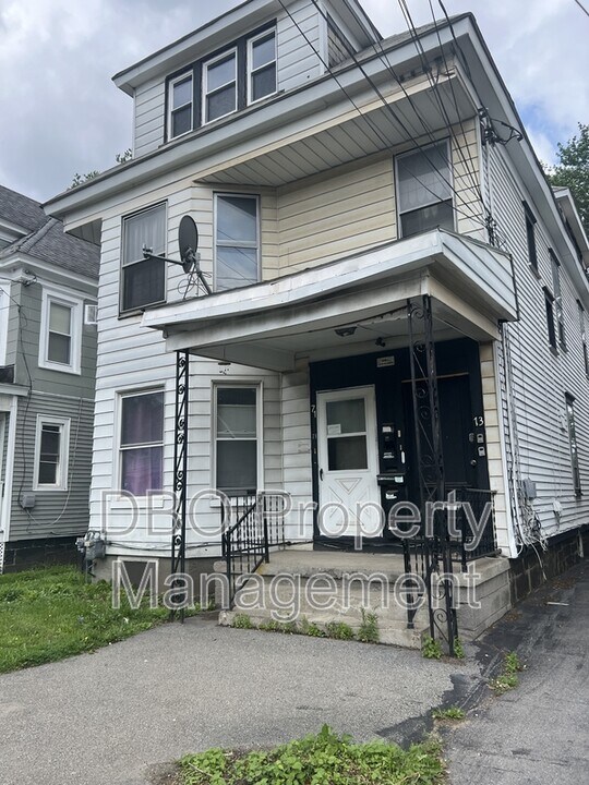 71 N Brandywine Ave in Schenectady, NY - Building Photo