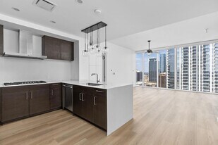301 West Ave, Unit 3004 in Austin, TX - Building Photo