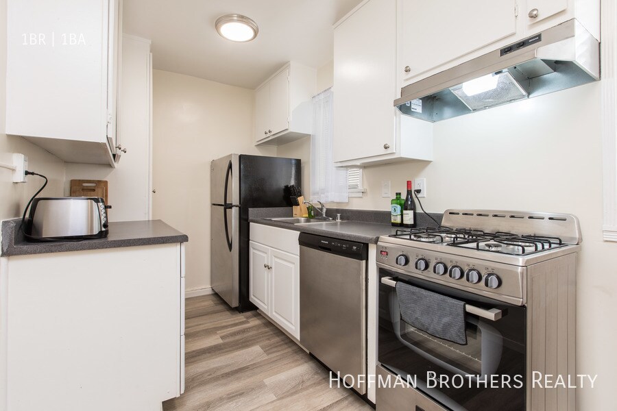 2620 11th St, Unit 13 in Santa Monica, CA - Building Photo