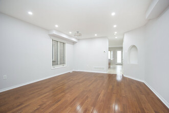 28 Cantwell Crescent in Ajax, ON - Building Photo - Building Photo