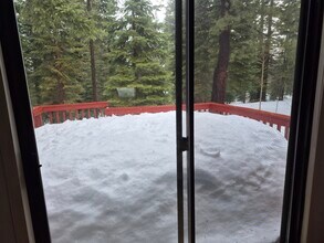 11059 Zermatt Dr in Truckee, CA - Building Photo - Building Photo