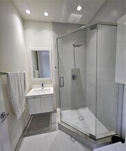 6410 NW 105th Pl, Unit Studio in Doral, FL - Building Photo - Building Photo