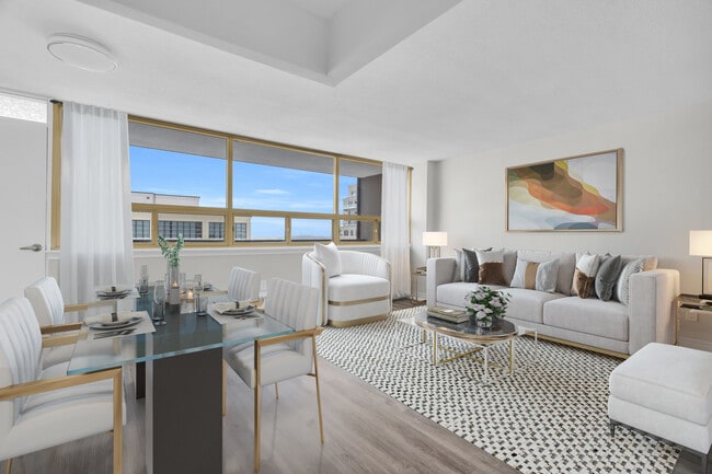 Queen in Kitchener, ON - Building Photo - Building Photo