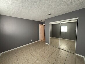 1521 Cobb Ln in Las Vegas, NV - Building Photo - Building Photo