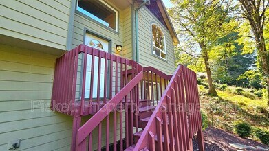 1330 Corbet Dr in Bremerton, WA - Building Photo - Building Photo