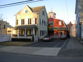 63 Church St in Greenwich, CT - Foto de edificio - Building Photo