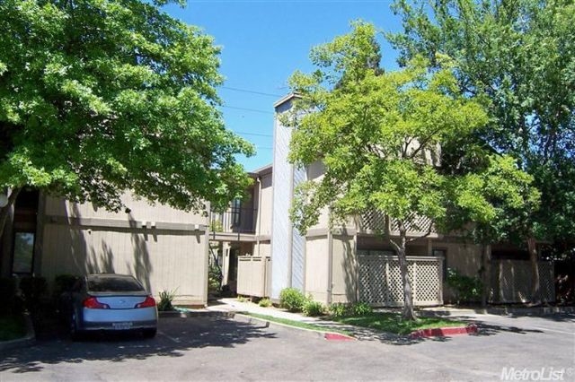 Greer Place Apartments in Sacramento, CA - Foto de edificio