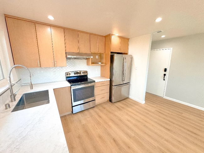 12 Linden Ave in San Bruno, CA - Building Photo - Building Photo