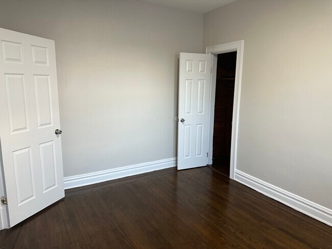 136 Danforth Ave in Jersey City, NJ - Building Photo - Building Photo