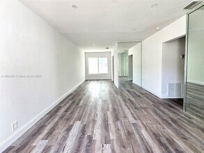 8201 Abbott Ave in Miami Beach, FL - Building Photo - Building Photo