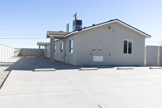 1524 Porter St in Ridgecrest, CA - Building Photo - Building Photo