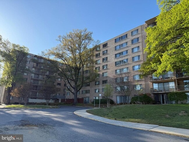 property at 4410 Oglethorpe St
