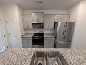 9043 Lowfalls Ln in Charlotte, NC - Foto de edificio - Building Photo