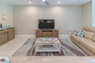 16366 Barclay Ct in Naples, FL - Building Photo - Building Photo