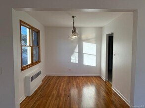 166-19 25th Ave in Queens, NY - Building Photo - Building Photo