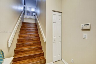 1002 NW 105th Ave in Plantation, FL - Building Photo - Building Photo