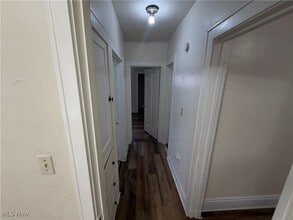 924 Helmsdale Rd in Cleveland Heights, OH - Building Photo - Building Photo