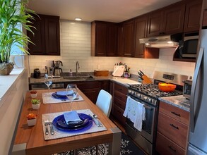 7514 3rd Ave NW, Unit 2 Bedroom 1 Bath MIL in Seattle, WA - Foto de edificio - Building Photo