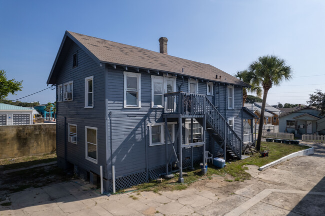 26 S Hollywood Ave in Daytona Beach, FL - Building Photo - Building Photo