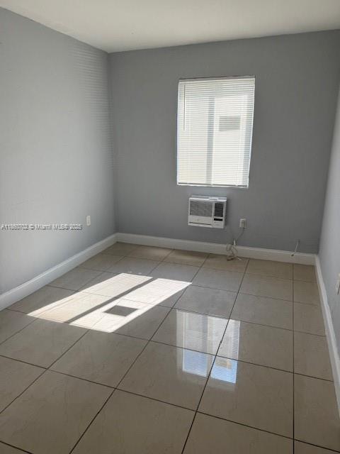 172 NW 12th St in Miami, FL - Building Photo - Building Photo