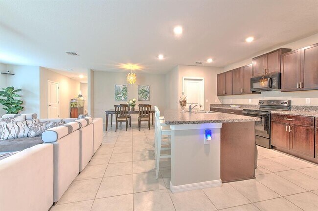 10210 White Linen Ave in Riverview, FL - Building Photo - Building Photo