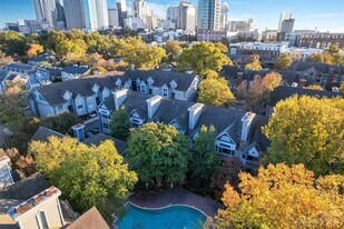 513 N Graham St, Unit 2F in Charlotte, NC - Building Photo