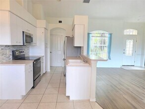 395 Dorchester Dr in Venice, FL - Building Photo - Building Photo