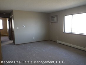 934 23rd Ave Pl in Coralville, IA - Building Photo - Building Photo