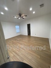 8111 Sanford St in Baytown, TX - Building Photo - Building Photo