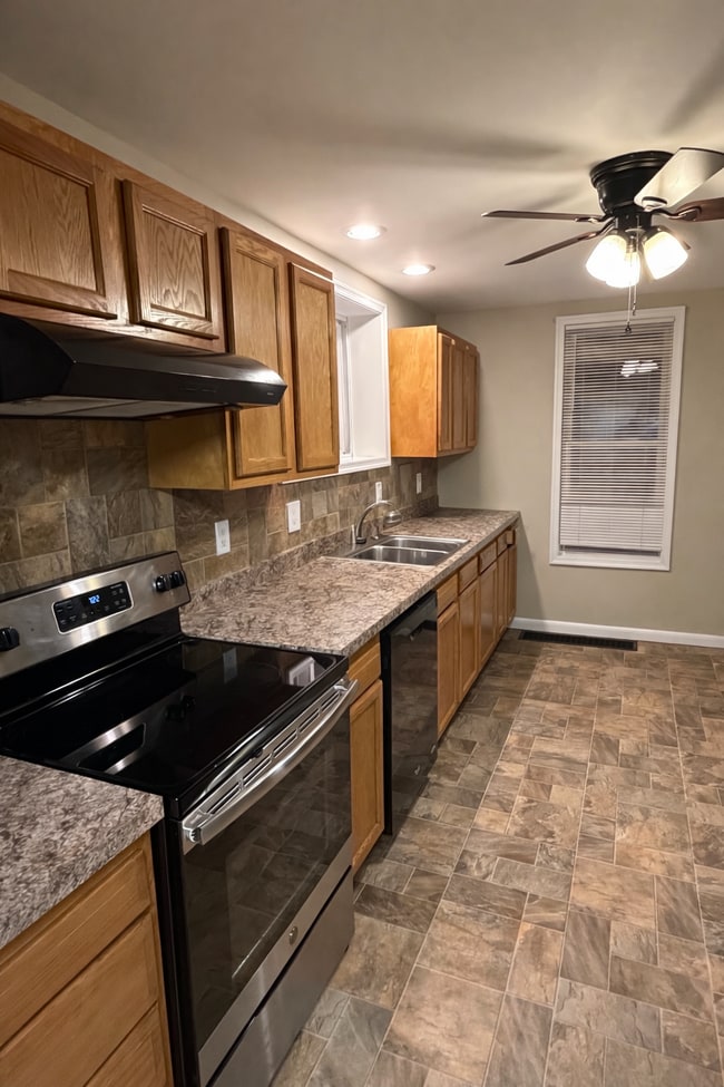 property at 1017 Pine St