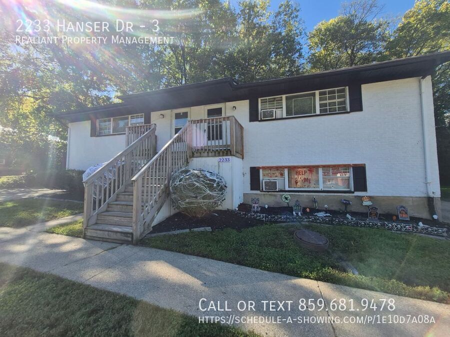 2233 Hanser Dr in Covington, KY - Foto de edificio