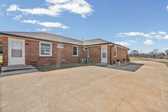 135 Tandy Dr in Clarksville, TN - Building Photo - Building Photo