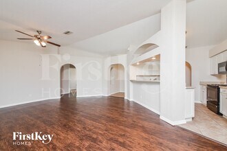 3474 Tupelo Ave in North Port, FL - Foto de edificio - Building Photo