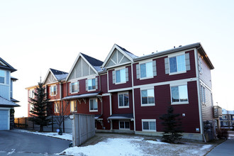 38 Evansview Gdns NW in Calgary, AB - Building Photo - Building Photo