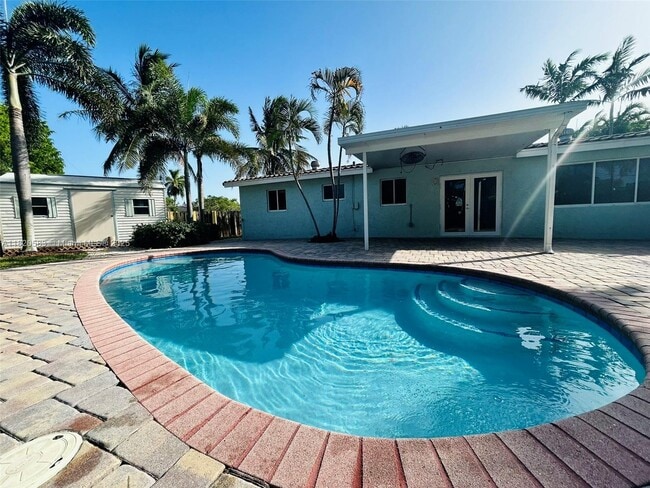 property at 328 SE 6th Ave
