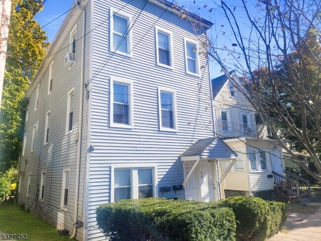 26 Cook Ave in Madison, NJ - Building Photo - Building Photo