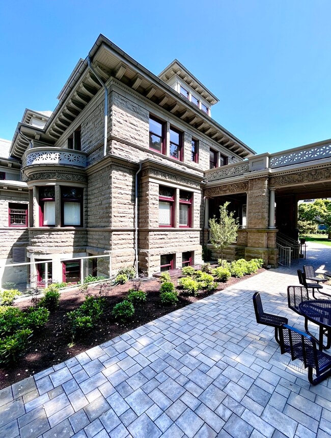 property at 1523 Davie St