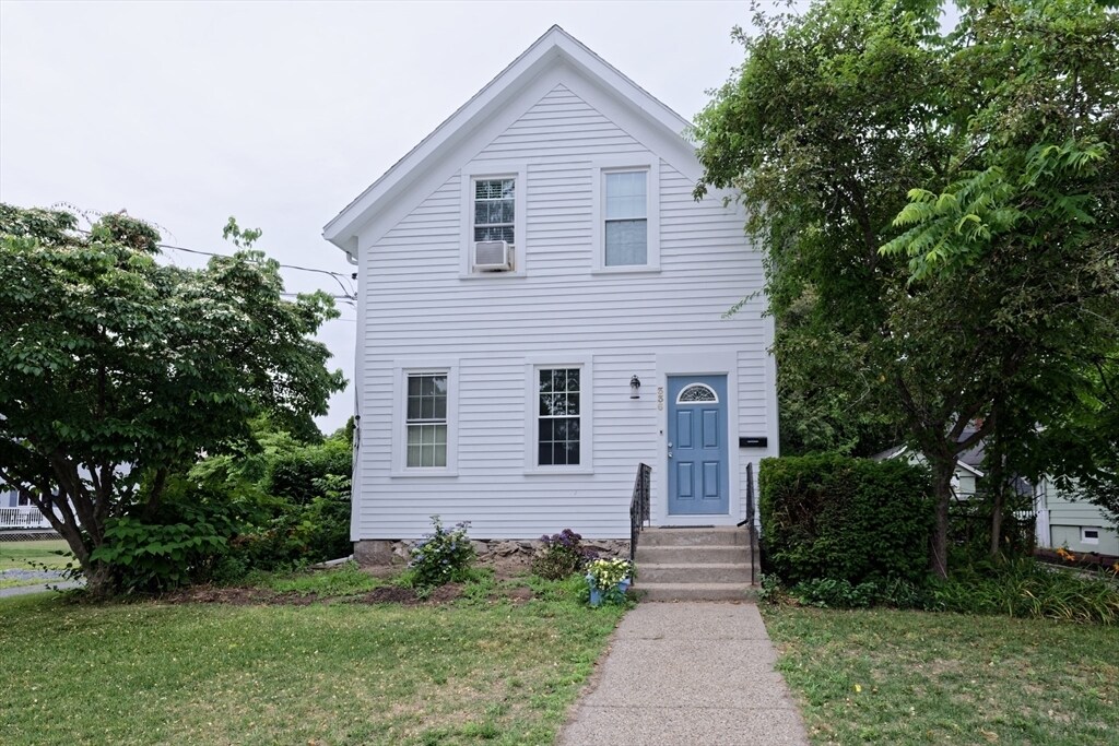 336 Bishop St in Framingham, MA - Building Photo