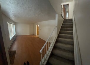 4081 Airport Rd in Waterford Township, MI - Building Photo - Building Photo