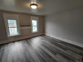 87 W Pierpont St in Kingston, NY - Building Photo - Building Photo